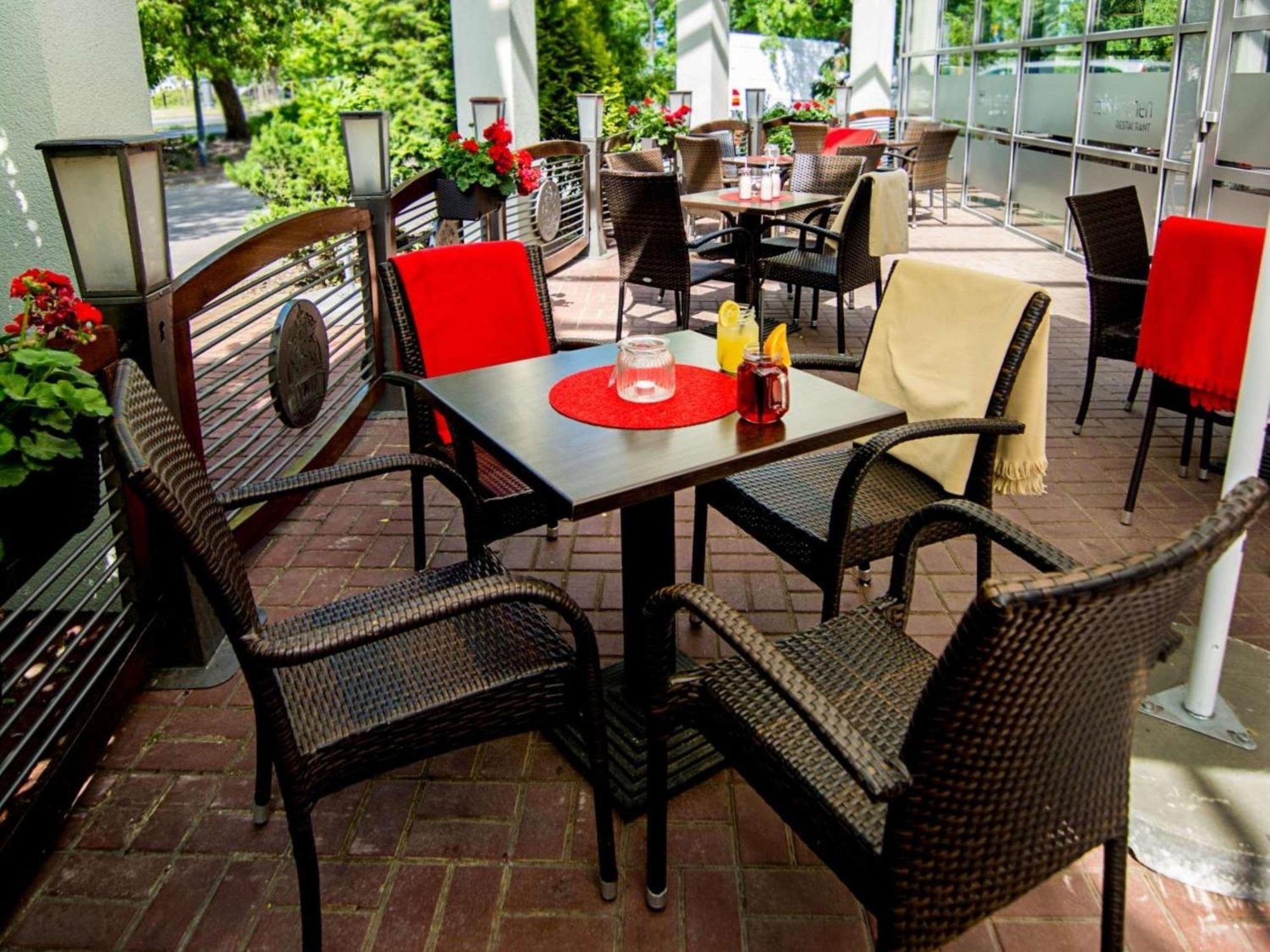 Ibis Poznan Stare Miasto Bagian luar foto
